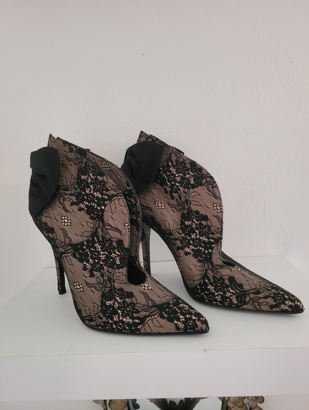 Stuart Weitzman Black Lace Pointed Toe Stiletto Heels with Nude Underlay 9
